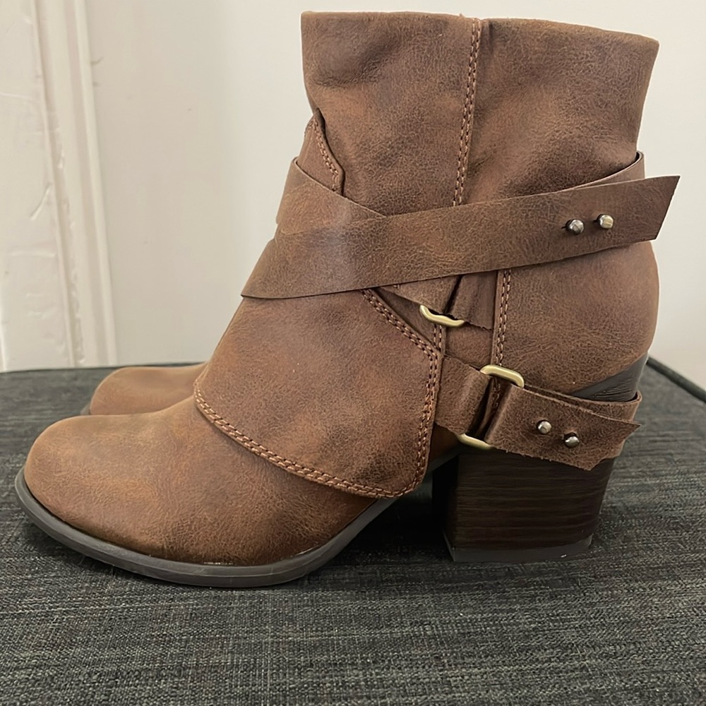 Fergalicious by Fergie Lethal boots size 7